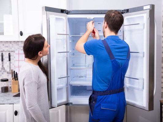 Hướng Dẫn Chi Tiết Cách Vệ Sinh Tủ Lạnh Sạch Sẽ, Đúng Cách Ngay Tại Nhà